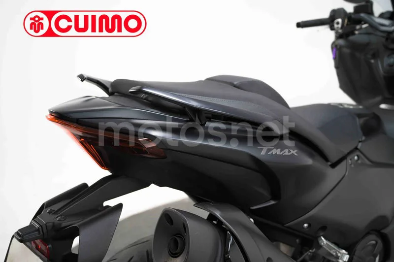 Yamaha TMAX 560 – Vista 16