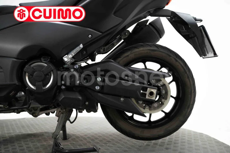 Yamaha TMAX 560 – Vista 18