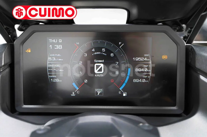 Yamaha TMAX 560 – Vista 24