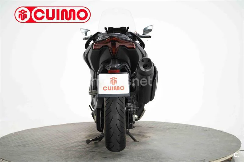 Yamaha TMAX 560 – Vista 5