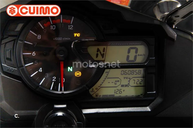 Suzuki V-Strom 1000 – Vista 24