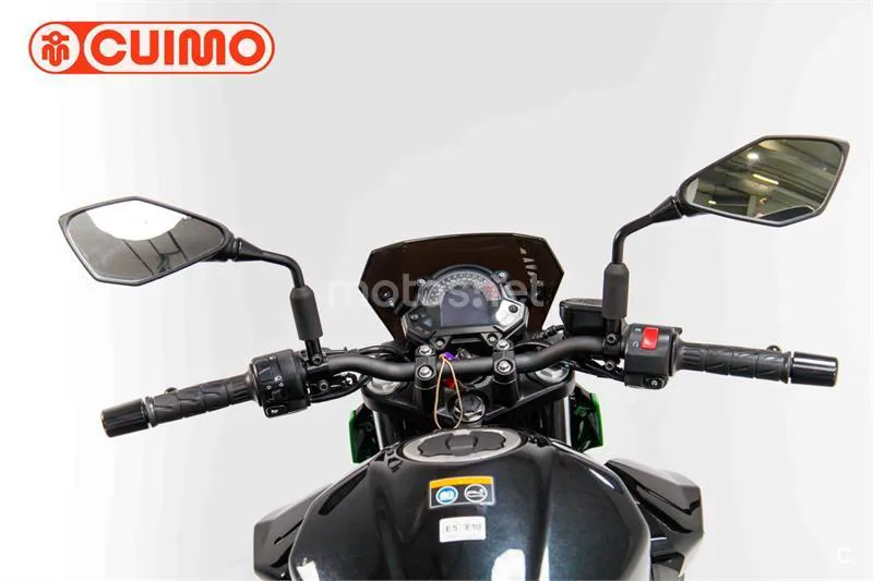 Kawasaki Z400 – Vista 17