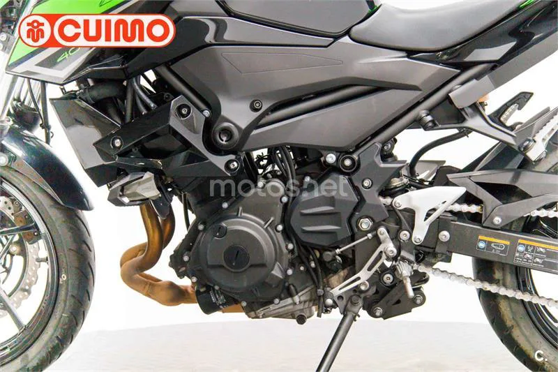 Kawasaki Z400 – Vista 19