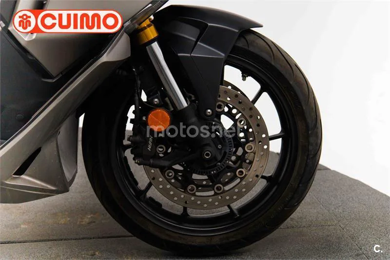 Honda Forza 750 – Vista 13