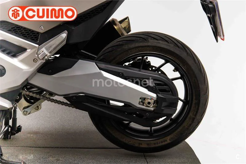 Honda Forza 750 – Vista 18