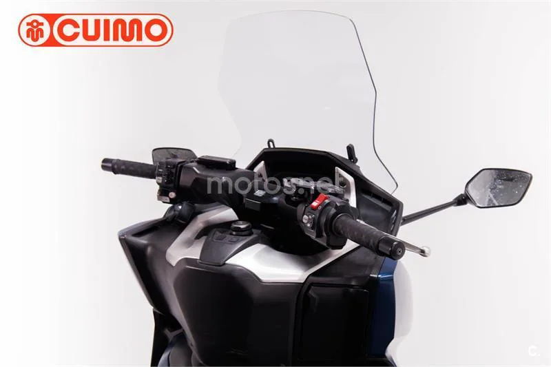 Honda Forza 750 – Vista 15