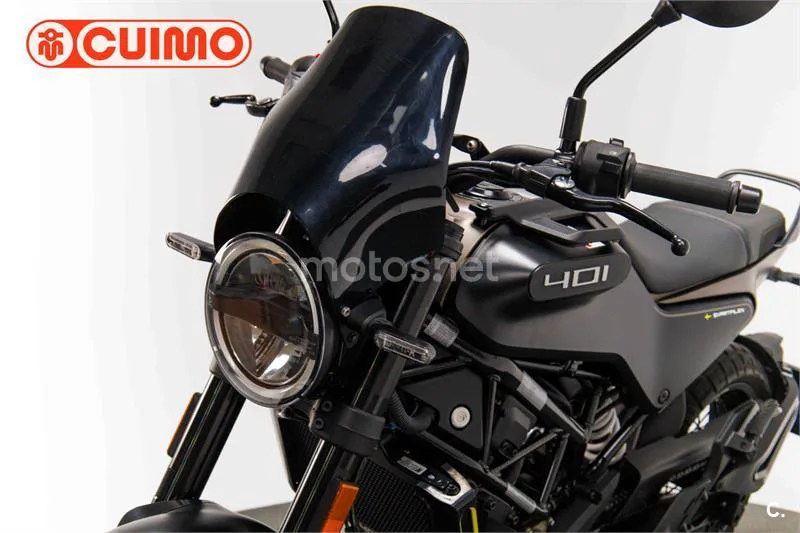 Husqvarna Svartpilen 401 – Vista 22