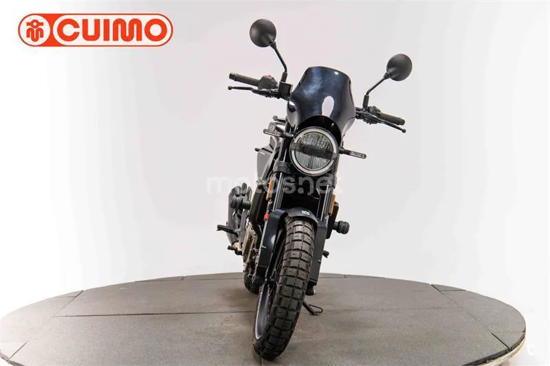 Husqvarna Svartpilen 401 – Vista 10