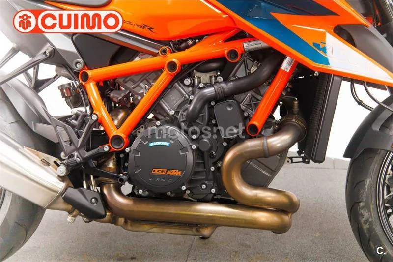 KTM 1290 Super Duke R – Vista 13