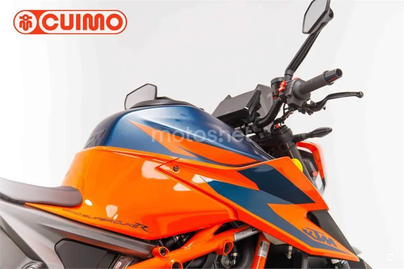 KTM 1290 Super Duke R – Vista 15