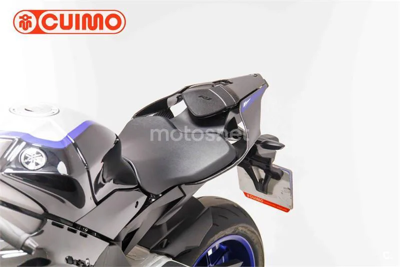 Yamaha R1 – Vista 23