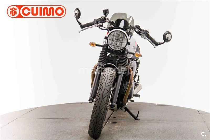 Triumph Street Twin – Vista 10
