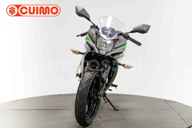 Kawasaki Ninja 125 – Vista 19