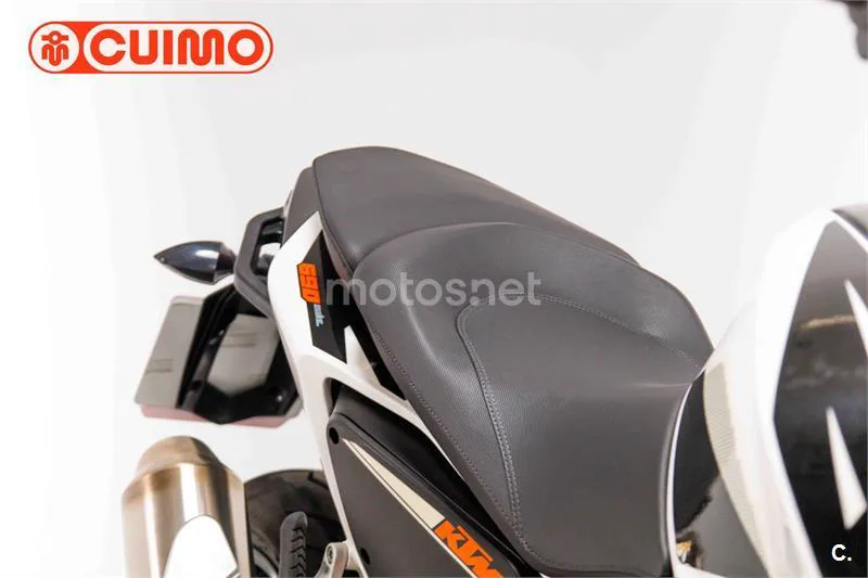 KTM 690 Duke – Vista 12