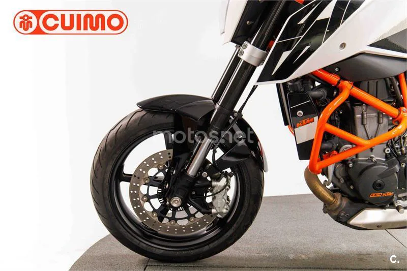 KTM 690 Duke – Vista 23