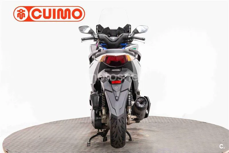 Honda Forza 125 – Vista 11