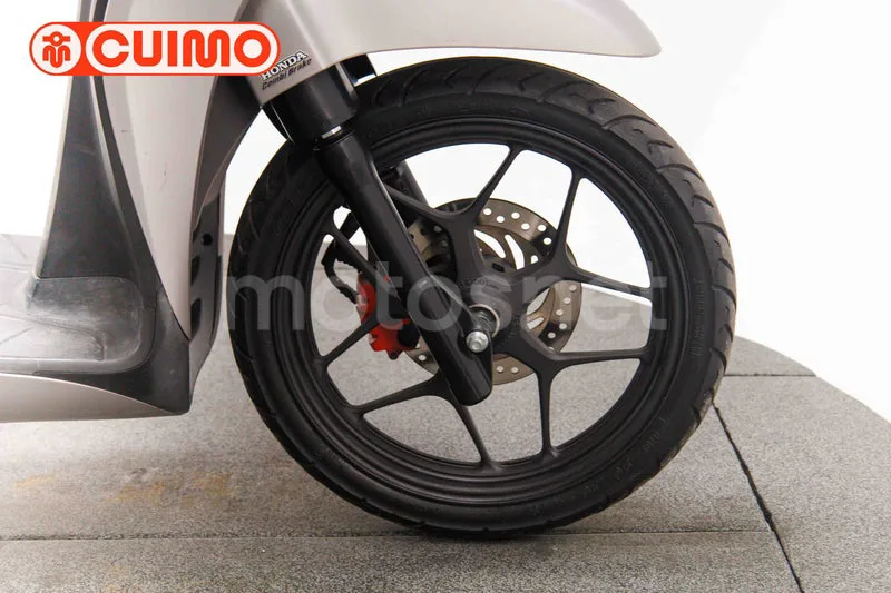 Honda SH 125i – Vista 13