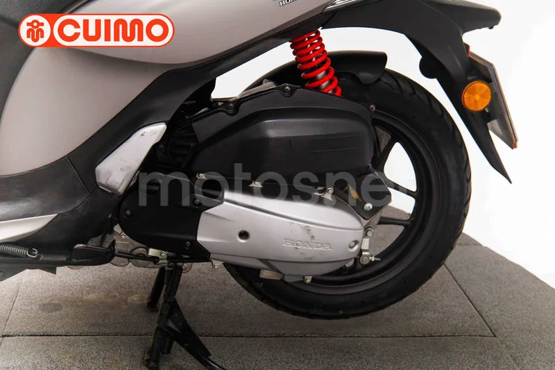 Honda SH 125i – Vista 18