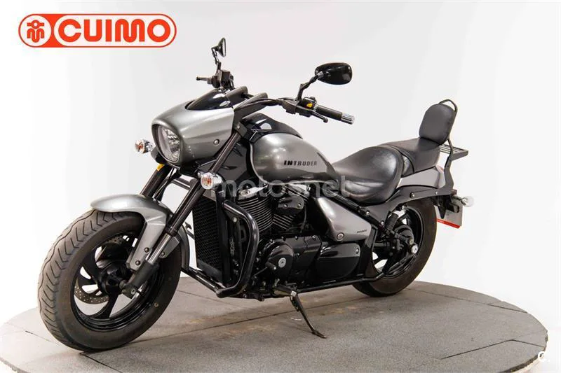 Suzuki Intruder M800 – Vista 9