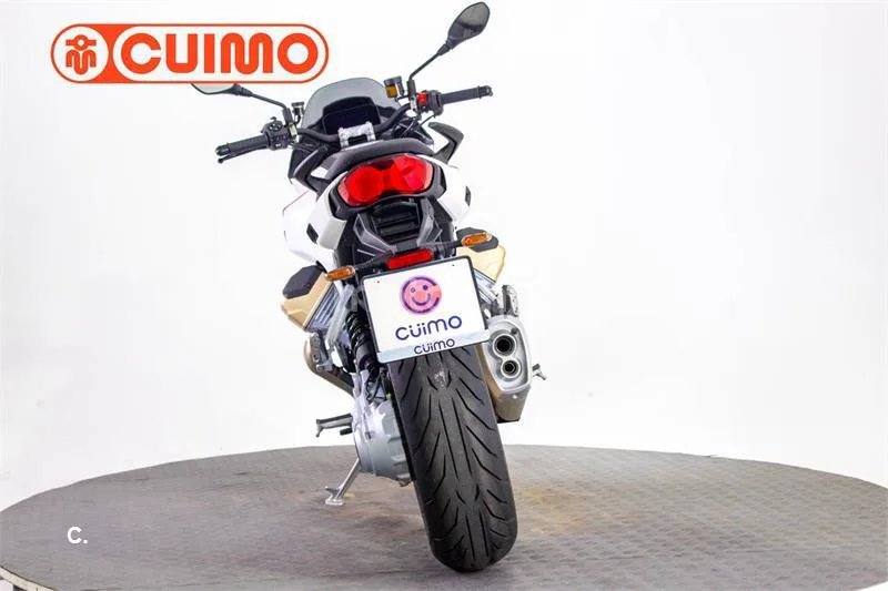 Moto Guzzi V100 Mandello – Vista 11