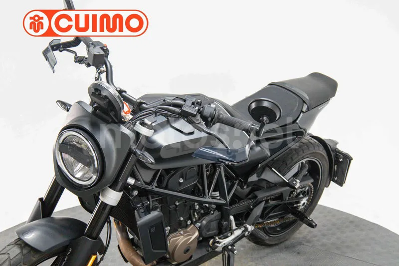 Husqvarna Svartpilen 701 – Vista 17