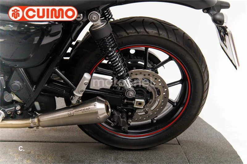 Triumph Street Twin – Vista 18