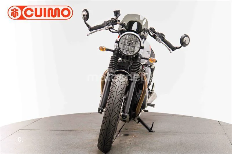 Triumph Street Twin – Vista 10
