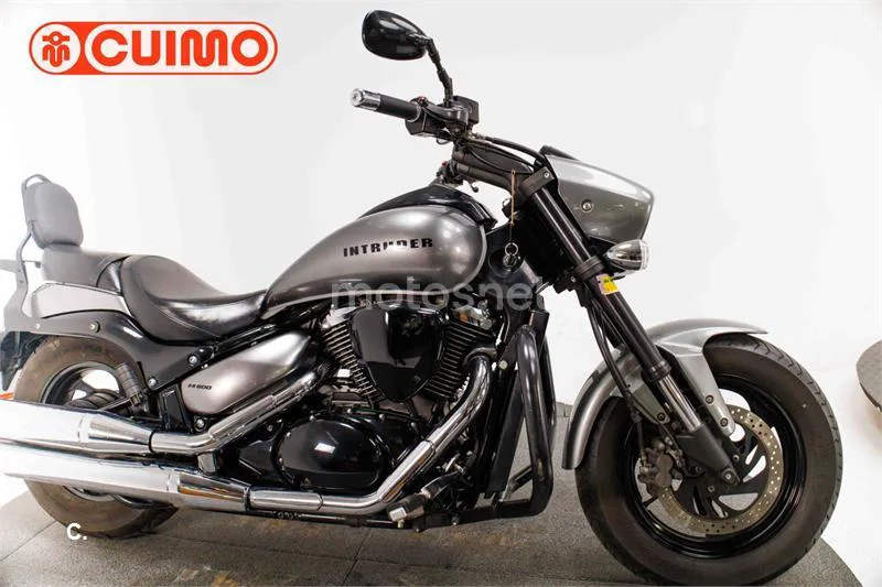 Suzuki Intruder M800 – Vista 13