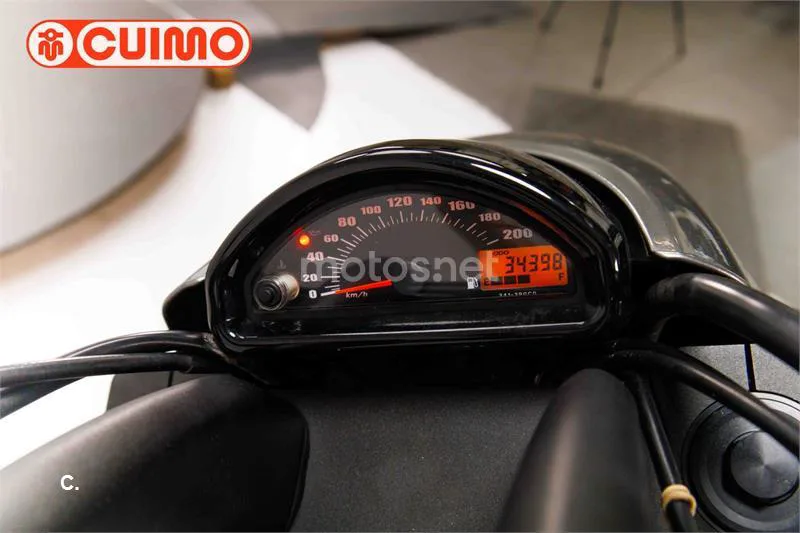 Suzuki Intruder M800 – Vista 24