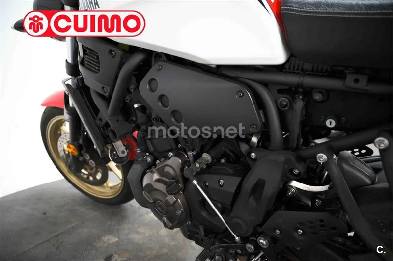 Yamaha XSR 700 – Vista 19