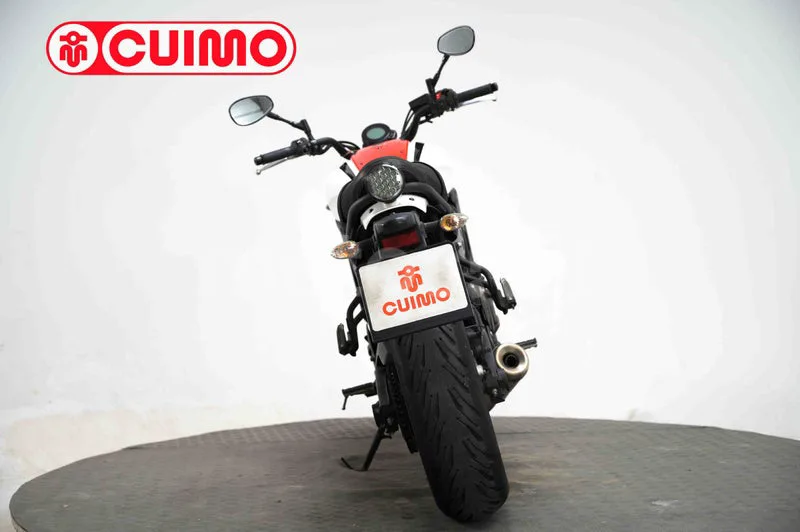 Yamaha XSR 700 – Vista 10