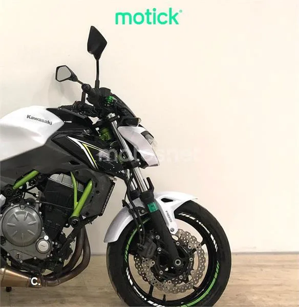 Kawasaki Z650 – Vista 4