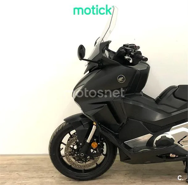Honda Forza 750 – Vista 7