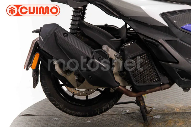 Aprilia SR GT 125 – Vista 14
