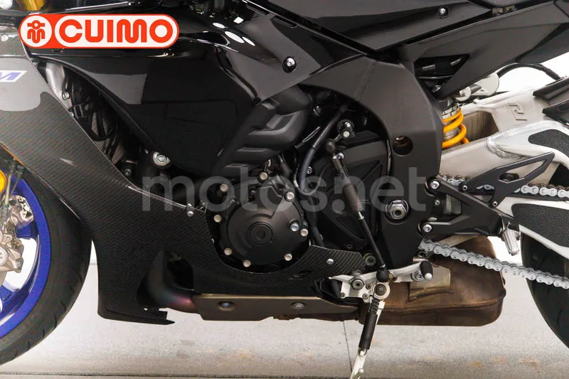 Yamaha R1 – Vista 19