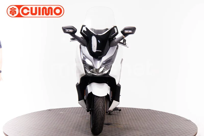 Honda Forza – Vista 10