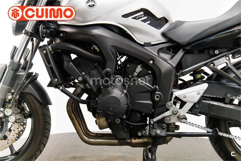Yamaha FZ6 – Vista 19