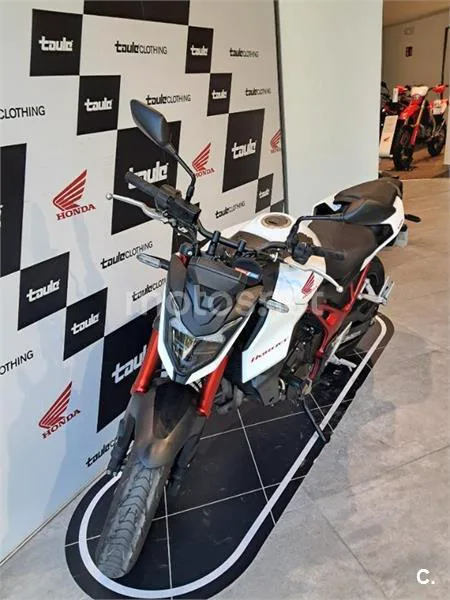 Honda CB 750 Hornet – Vista 3