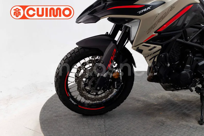 Benelli TRK 702 X – Vista 13