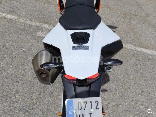 KTM 690 Enduro R – Vista 4