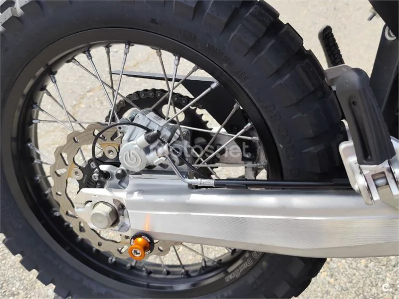 KTM 690 Enduro R – Vista 7