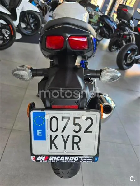 Suzuki SV 650 – Vista 11