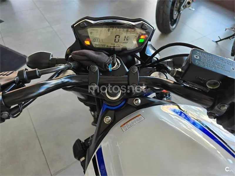 Suzuki SV 650 – Vista 16
