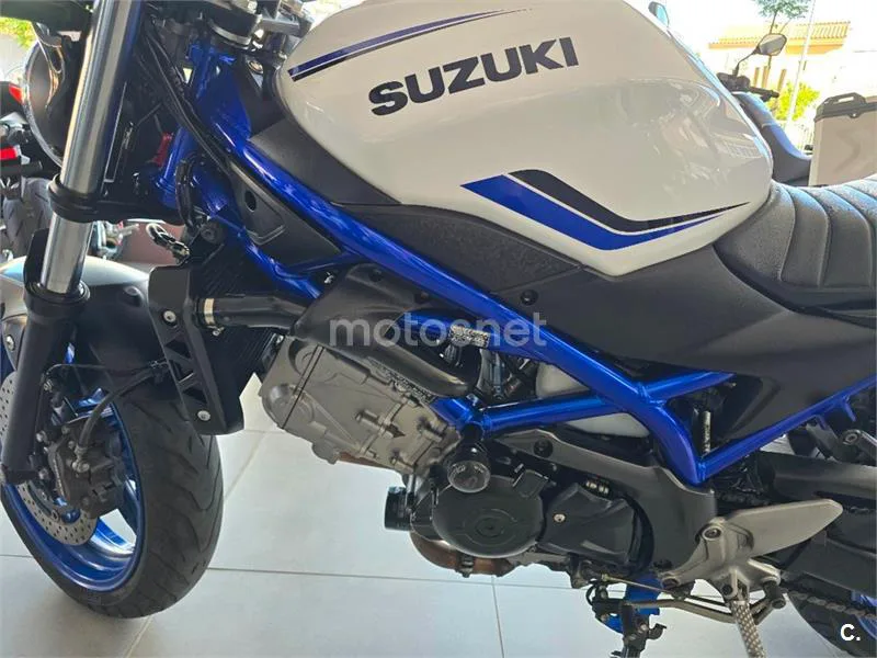 Suzuki SV 650 – Vista 8