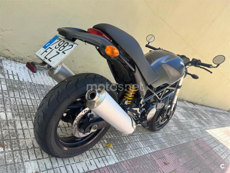 Ducati Monster 695 – Vista 3