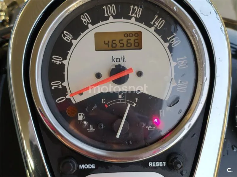 Kawasaki VN 900 Custom – Vista 3