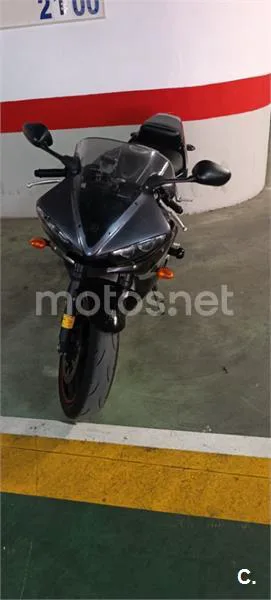 Yamaha YZF-R6 - Vista 4