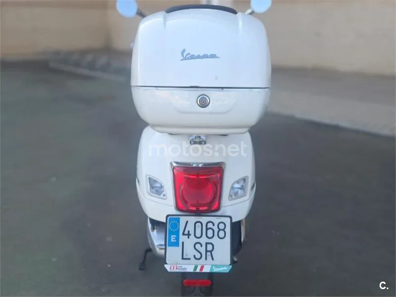 Vespa GTS 300 – Vista 4