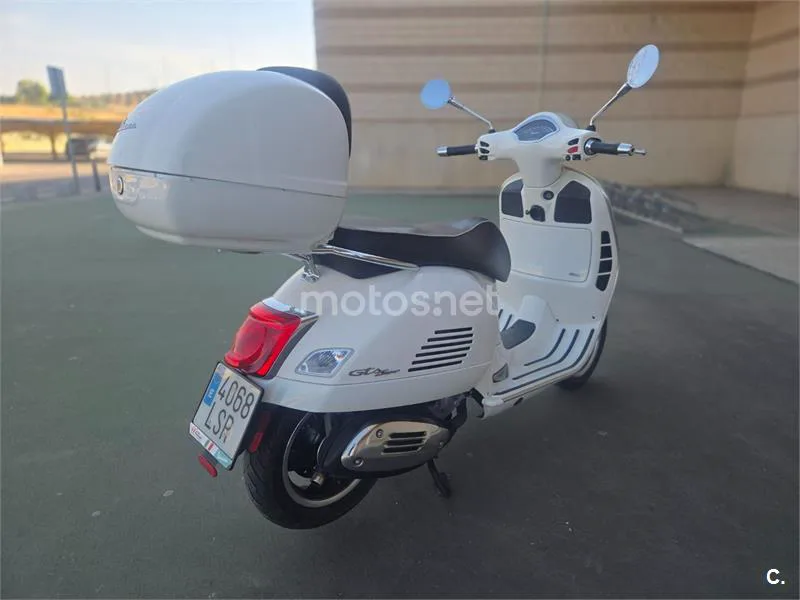 Vespa GTS 300 – Vista 5