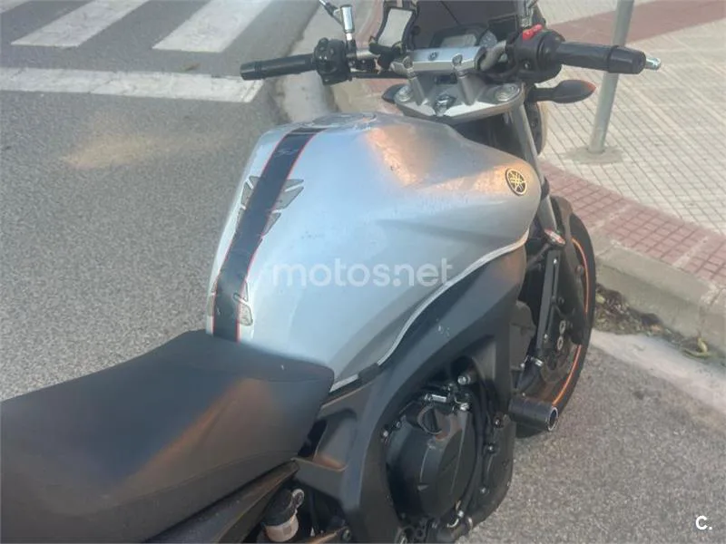 Yamaha FZ6 S2 – Vista 4